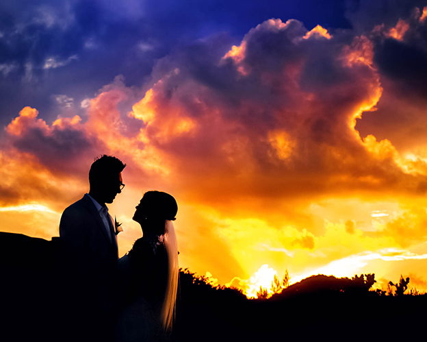 Wedding couple in the sunset